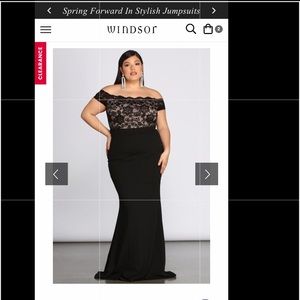 Black Windsor even ending gown size 1X.